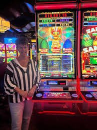 MMKAuto Slots Bonus Feature Wild Symbol နှင့် Multiplier ဆုငွေ ရသော မြင်ကွင်း